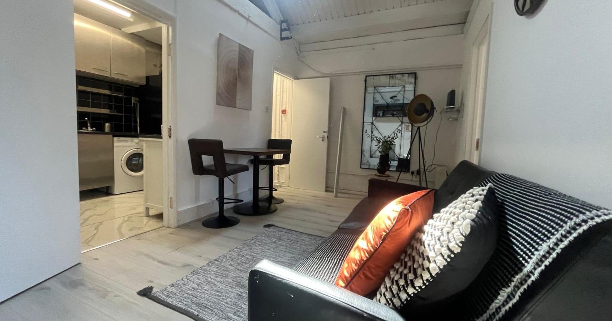 Nifty 2 Bedroom Flat In Goswell Rd 런던 외부 사진